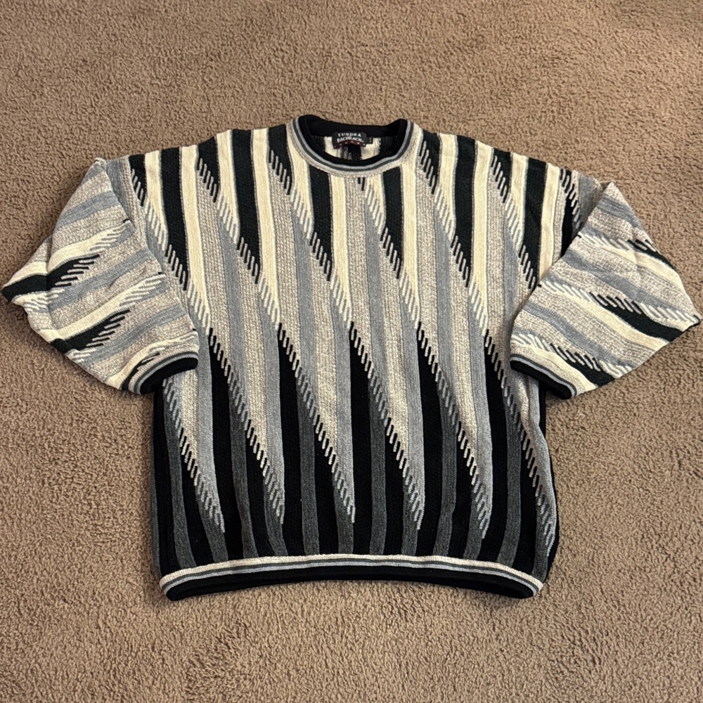 Bachrach Black and Gray Patterned Crewneck Sweater